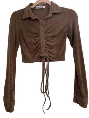 12th Tribe SZ XS Cropped Ruched Button-Front Top